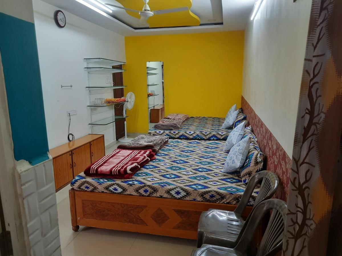Saar Homestay Ujjain Eksteriør billede